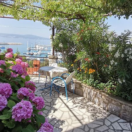 Holiday House Belavista โนวีวีโนดอลสกี ภายนอก รูปภาพ