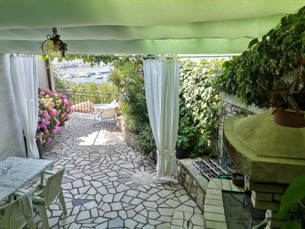 Holiday House Belavista โนวีวีโนดอลสกี ภายนอก รูปภาพ