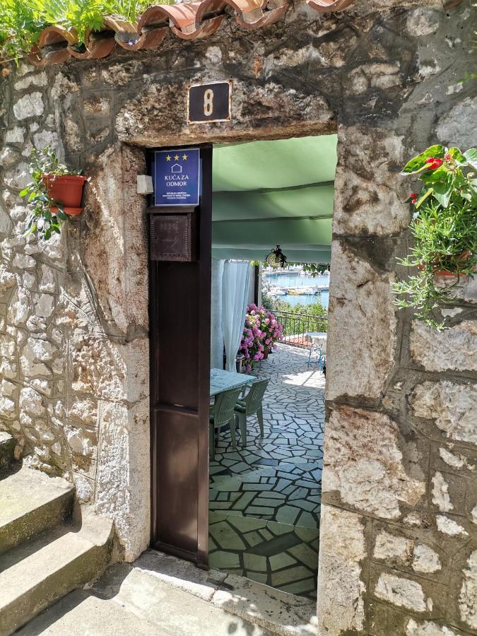 Holiday House Belavista โนวีวีโนดอลสกี ภายนอก รูปภาพ