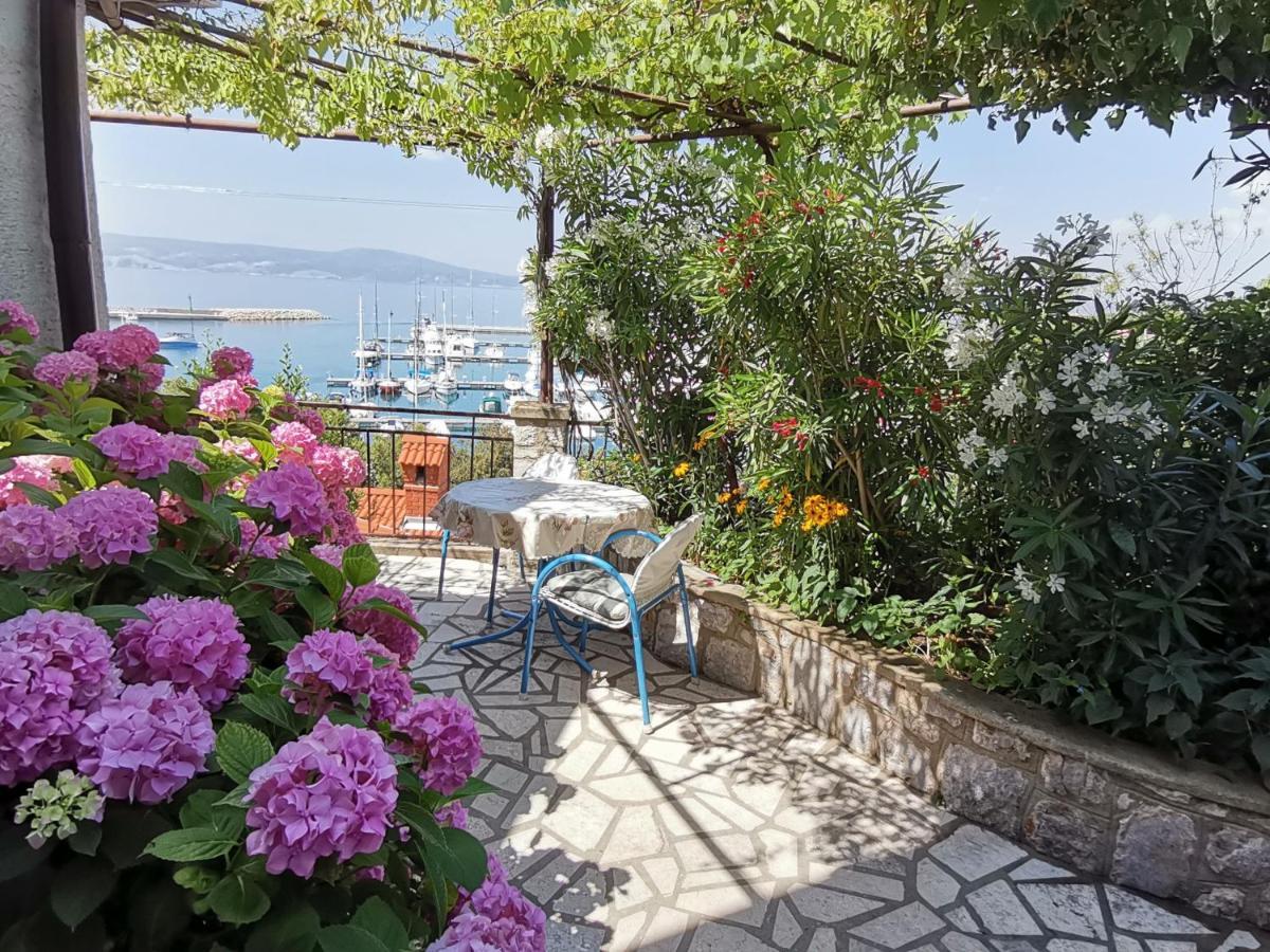 Holiday House Belavista โนวีวีโนดอลสกี ภายนอก รูปภาพ