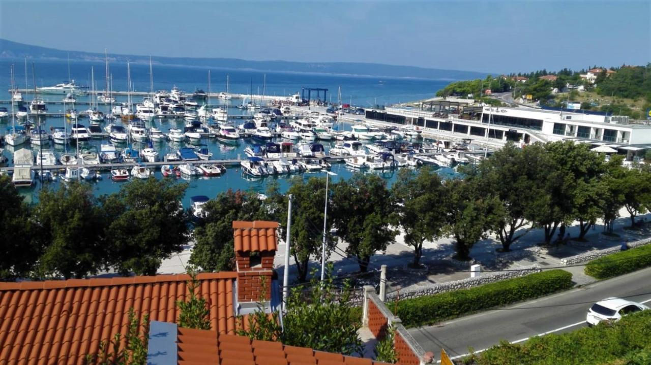 Holiday House Belavista โนวีวีโนดอลสกี ภายนอก รูปภาพ