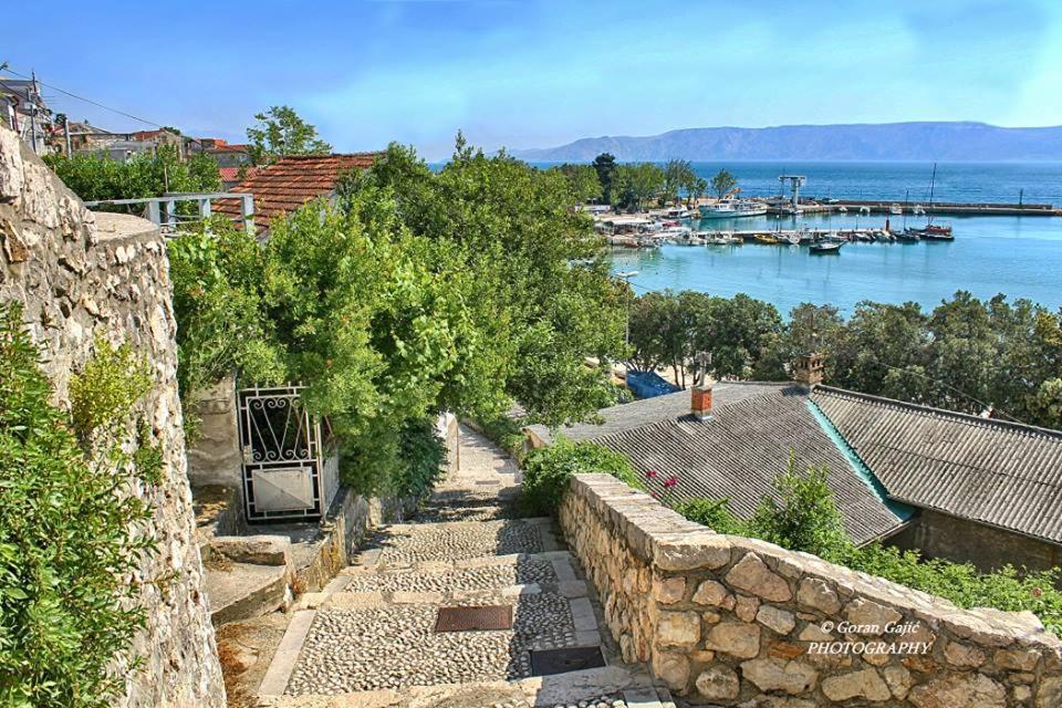 Holiday House Belavista โนวีวีโนดอลสกี ภายนอก รูปภาพ
