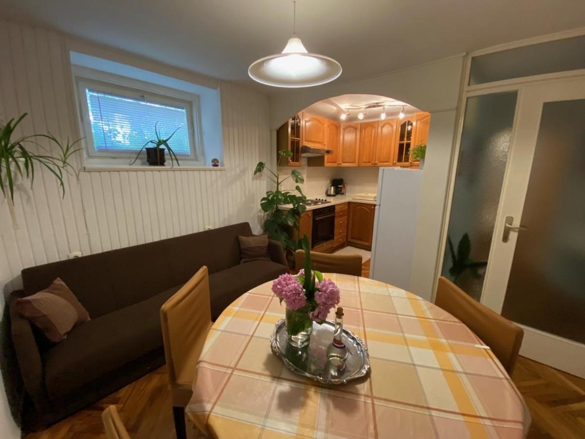 Holiday House Belavista โนวีวีโนดอลสกี ภายนอก รูปภาพ